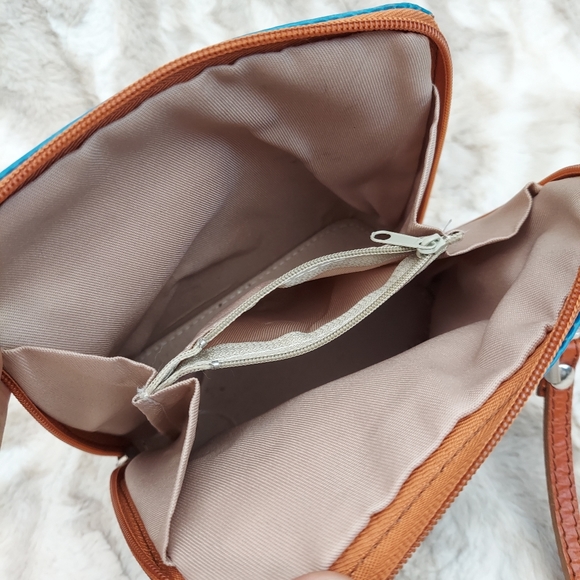 Florence 6" x 6" x 3" Leather Crossbody Bag - Picture 9 of 10